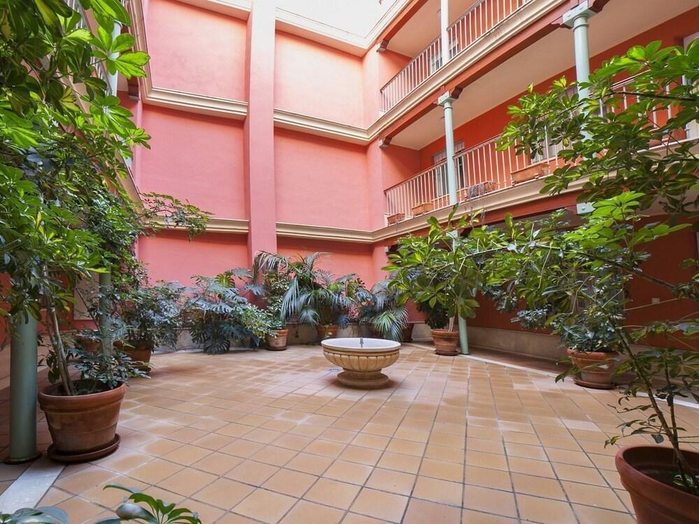 Alohamundi Sauceda * Seville